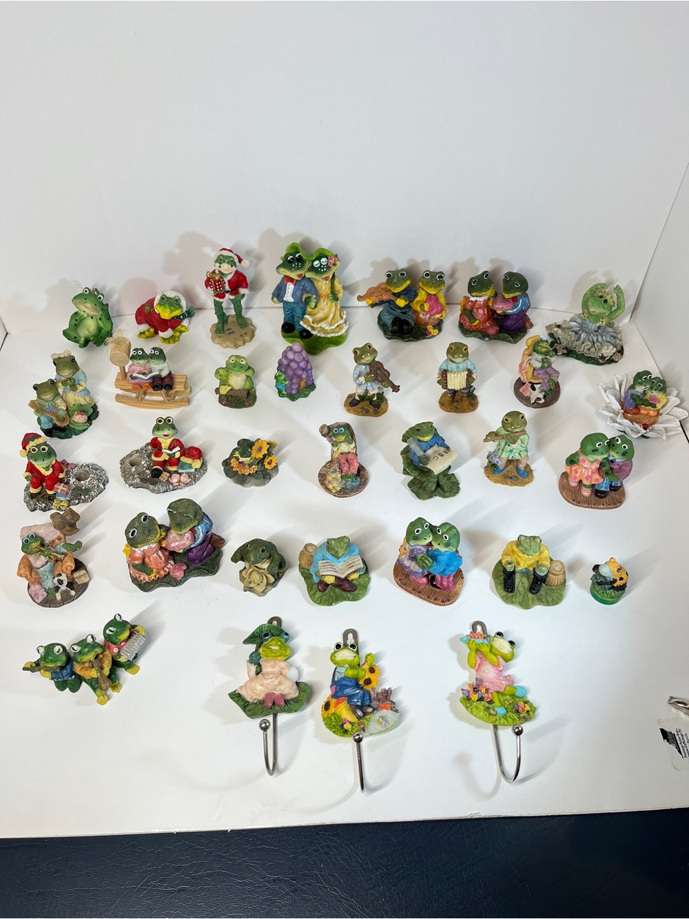 Huge Vintage Frog Figurine Collection Lot Village Whimsical Cottagecore Hooks